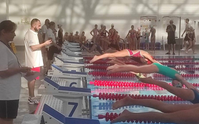 В рамках Года тренера 2025 среди воспитанников ГБУ ДО РК «СШ водных видов спорта им. Маргаритова В.С.» состоялось спортивное мероприятие по плаванию «ДЕНЬ КОМПЛЕКСИСТА», посвященное ДНЮ МАТЕРИ!